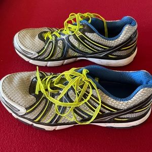 Running shoes